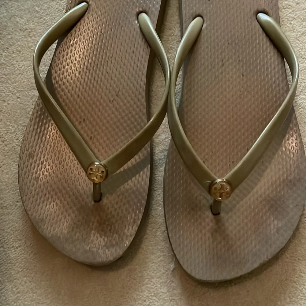 Tory Burch Nude/Tan Thin Flip Flops in size 10